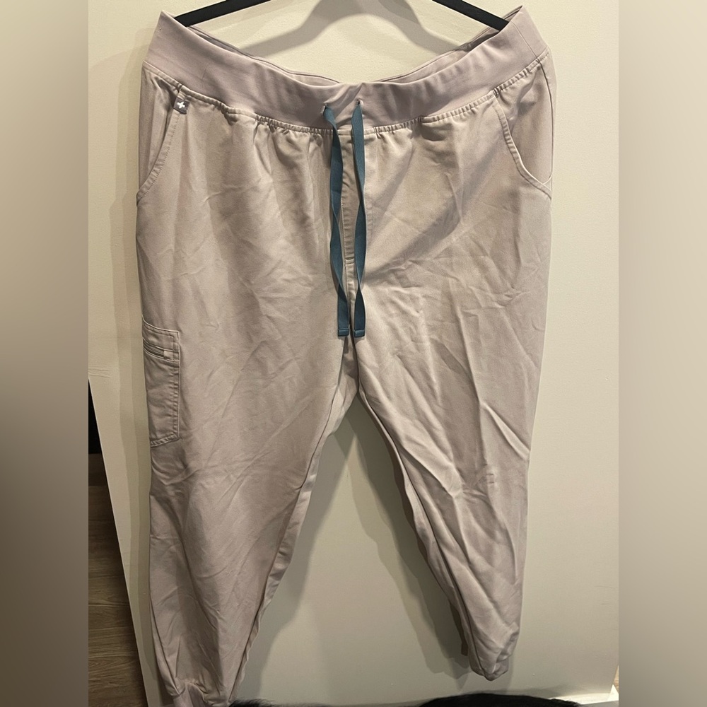 Figs Women’s Cream Joggers with Blue Drawstring - XL Tall